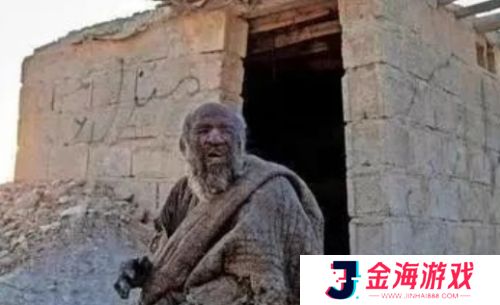 他是世界上最肮脏的人，67年不曾洗过澡，却在洗了一次澡后不幸离世