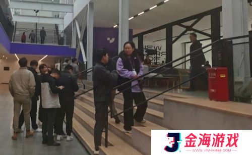 极越CEO上月还请车主吃海底捞，下月就原地解散，被员工围堵要求赔偿