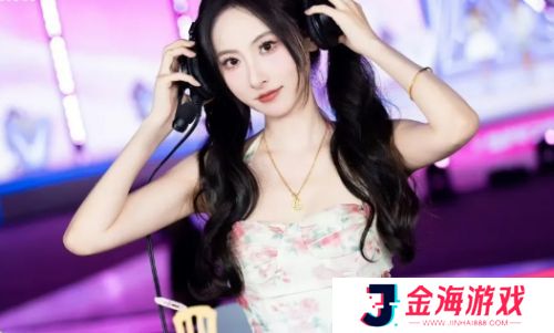 LPL女解说被曝已换赛道，直播间穿红衣吊带跳舞，网友：难道被解雇了