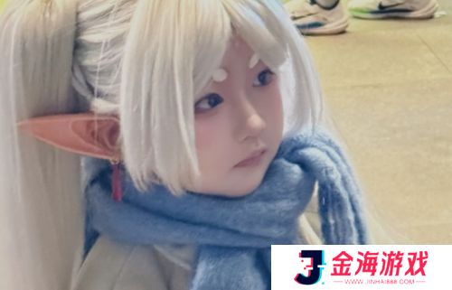 漫展惊现小小芙莉莲，小肉脸嘟嘟嫩，表情不要太可爱，心都要萌化了