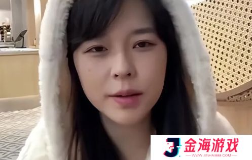 沫子直播哭穷,称目前收益不好,不料粉丝扒出月薪7位数,遭网友怒怼