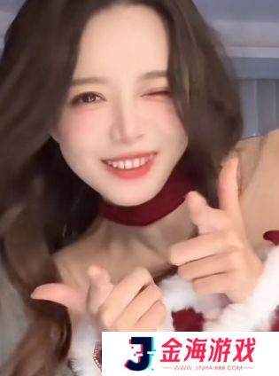 LPL女主持晒圣诞美照，Rita可爱，余霜成熟，骆歆红衣黑袜跳舞助兴