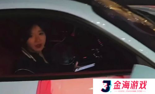 呆妹儿自曝吃药多年，至今仍精神恍惚，直言当主播不容易，网友表示心疼