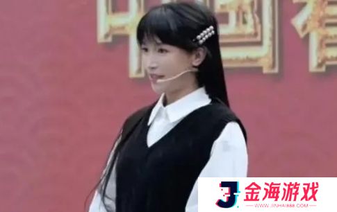 李子柒现身四川九寨沟，头戴非遗漆珠发卡获好评，美得简直像仙女